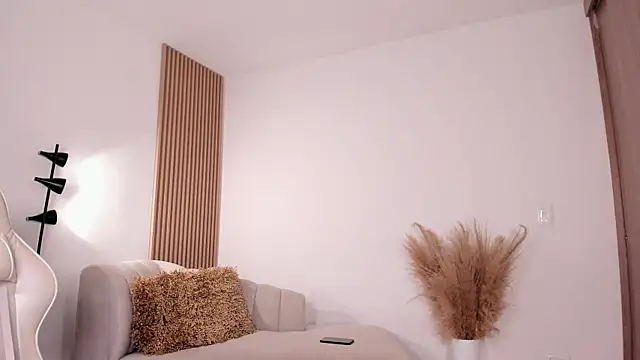 Snapshot of wandathompson_ chatting on January 28, 5:14 pm wandathompson online show from January 28, 5:14 pm