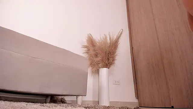 Snapshot of wandathompson_ chatting on February 27, 2:10 pm wandathompson online show from February 27, 2:10 pm