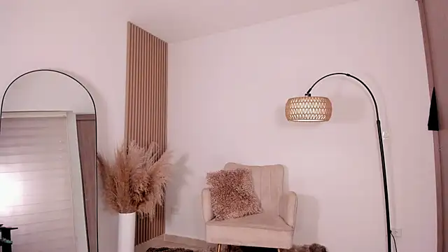 Snapshot of wandathompson_ chatting on March 6, 2:18 pm wandathompson online show from March 6, 2:18 pm