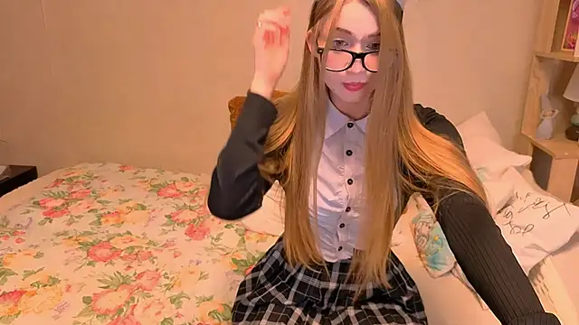 ShyBerryNelly online show from May 2, 5:29 pm