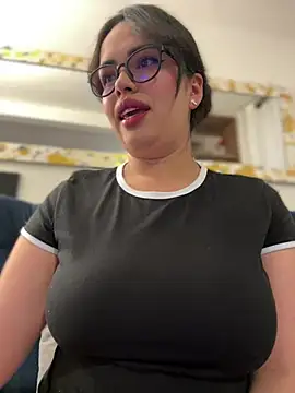 Snapshot of andra_rose chatting on January 28, 11:17 pm andra rose online show from January 28, 11:17 pm