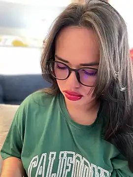 Snapshot of andra_rose chatting on February 9, 1:56 pm andra rose online show from February 9, 1:56 pm