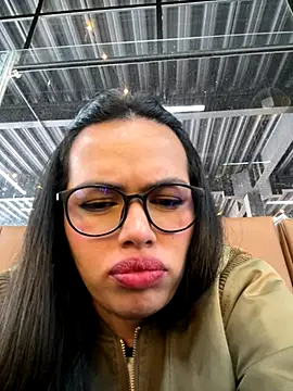 Snapshot of andra_rose chatting on November 14, 7:45 pm andra rose online show from November 14, 7:45 pm