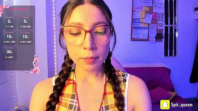Snapshot of Spit_queen chatting on June 2, 1:46 pm Spit queen online show from June 2, 1:46 pm