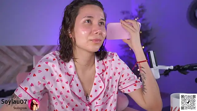 imjess01 online show from April 16, 3:35 pm