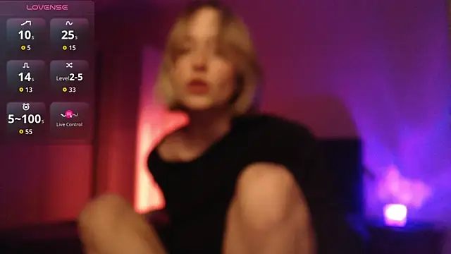 iilovetomatoes online show from March 15, 9:32 pm