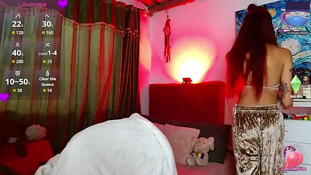 alisseallie online show from November 16, 11:38 am