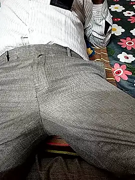 adicma123 online show from April 13, 1:05 pm