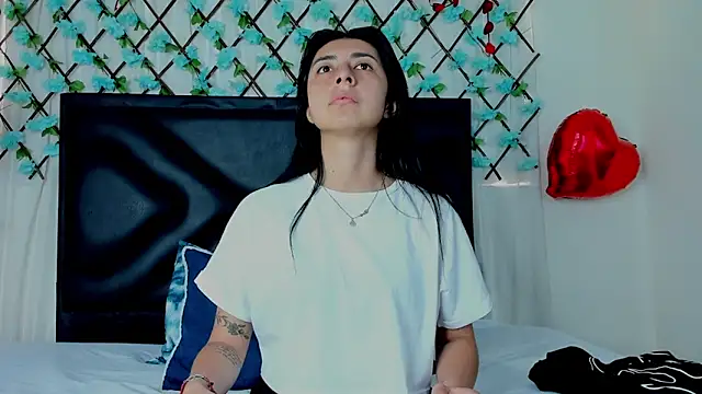 EmmaWilliamss online show from February 18, 4:48 pm