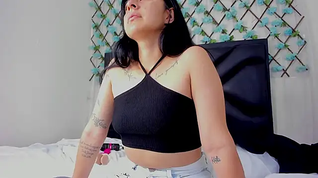 EmmaWilliamss online show from April 15, 12:01 pm