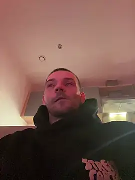 Snapshot of Z1uk chatting on January 11, 2:27 am Z1uk online show from January 11, 2:27 am