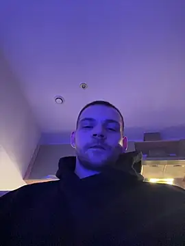 Snapshot of Z1uk chatting on March 3, 1:12 am Z1uk online show from March 3, 1:12 am