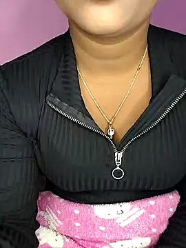 Snapshot of ANGE-MOU chatting on January 9, 6:38 am ANGE-MOU online show from January 9, 6:38 am