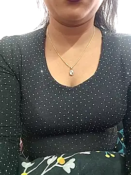 ANGE-MOU online show from April 11, 2:27 am