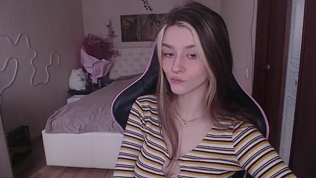 Snapshot of jeann_elsaa chatting on March 1, 7:08 am jeann elsaa online show from March 1, 7:08 am