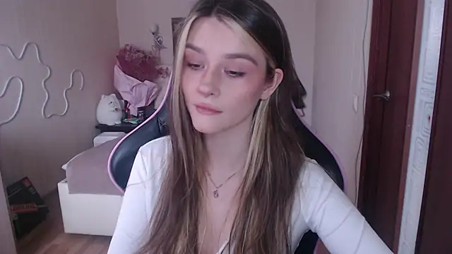 Snapshot of jeann_elsaa chatting on March 11, 8:30 am jeann elsaa online show from March 11, 8:30 am