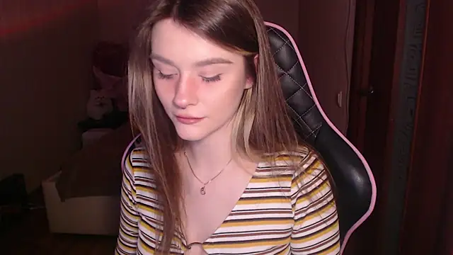 Snapshot of jeann_elsaa chatting on September 13, 3:45 pm jeann elsaa online show from September 13, 3:45 pm