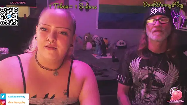 Snapshot of DarkBunnyPlay chatting on September 25, 7:45 am DarkBunnyPlay online show from September 25, 7:45 am