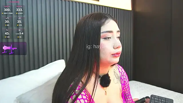 haylie  online show from April 15, 5:36 am