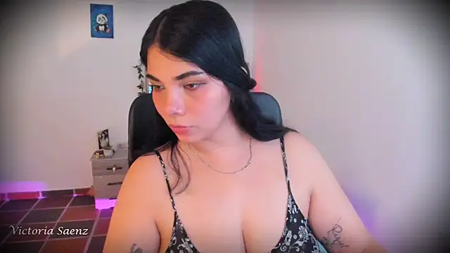 victoriaasaenz  online show from January 14, 12:38 am