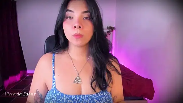 victoriaasaenz  online show from March 31, 12:56 am