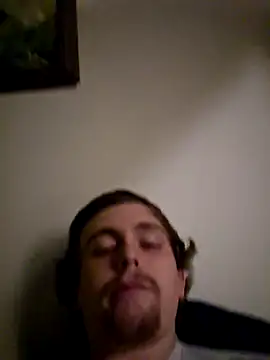 Snapshot of stonerkid578 chatting on February 18, 3:57 am stonerkid578 online show from February 18, 3:57 am