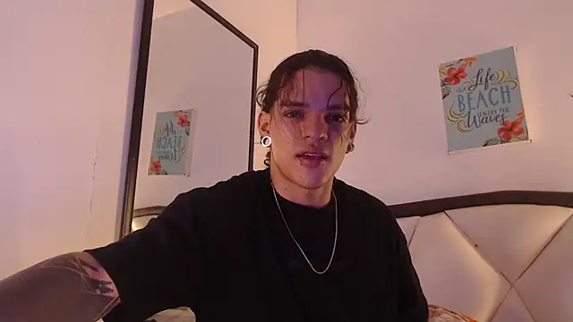 Snapshot of AlbertBernal69 chatting on November 20, 2:23 am AlbertBernal69 online show from November 20, 2:23 am