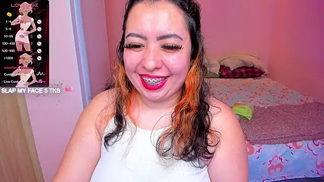 Snapshot of KimyTekashi_ chatting on May 17, 4:54 am KimyTekashi online show from May 17, 4:54 am