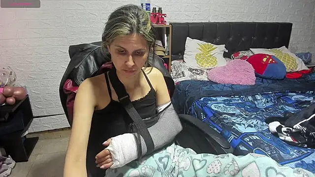 lauren ashlee online show from March 13, 2:44 pm