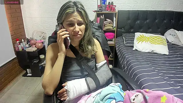 lauren ashlee online show from March 20, 4:20 pm