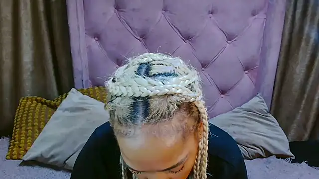 Snapshot of AFRICANGODDESSXXX chatting on June 18, 9:41 pm AFRICANGODDESSXXX online show from June 18, 9:41 pm