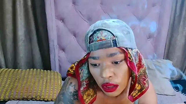 Snapshot of AFRICANGODDESSXXX chatting on June 26, 11:31 pm AFRICANGODDESSXXX online show from June 26, 11:31 pm