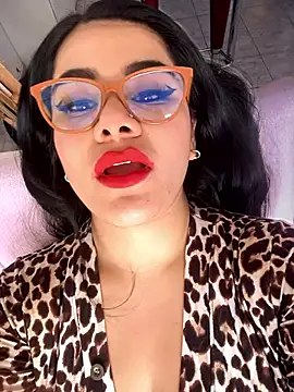 Insane Issa online show from February 1, 8:26 pm