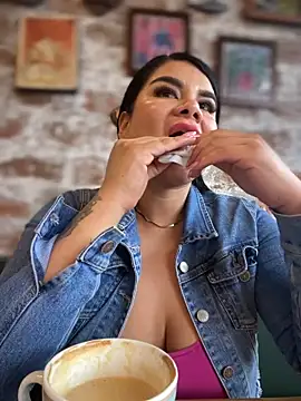 Insane Issa online show from March 14, 10:38 pm