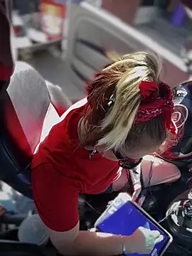 SummerBlueMoon online show from October 17, 7:05 pm