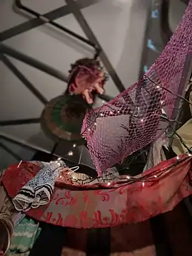 SummerBlueMoon online show from October 18, 9:15 pm