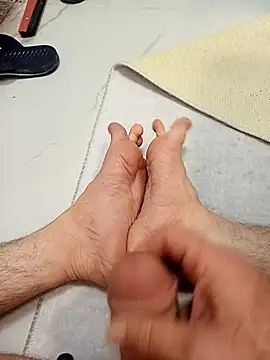 Hardapple01 online show from March 26, 8:36 pm