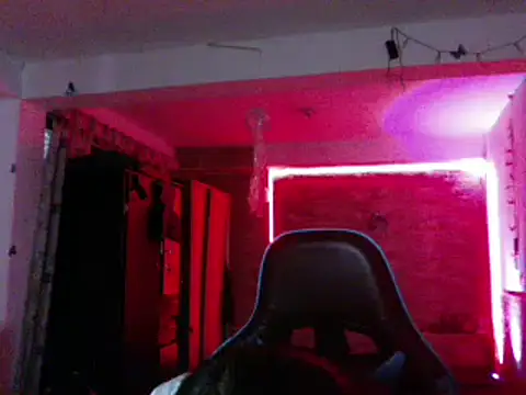 Snapshot of AngelaQueen_ chatting on December 23, 2:07 pm AngelaQueen online show from December 23, 2:07 pm