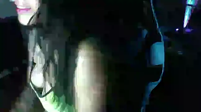 Snapshot of AngelaQueen_ chatting on February 24, 9:31 pm AngelaQueen online show from February 24, 9:31 pm