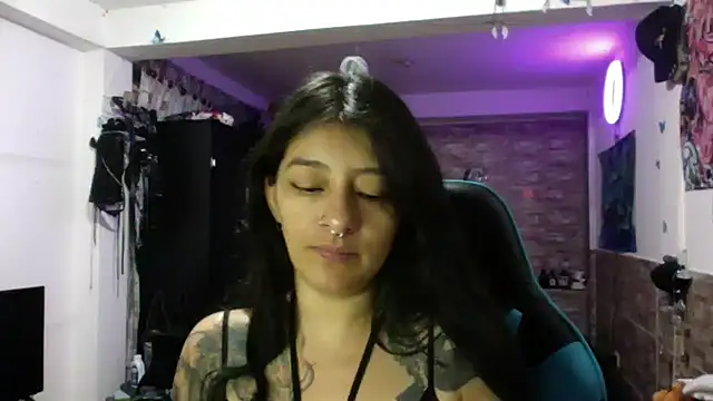 Snapshot of AngelaQueen_ chatting on September 18, 5:48 pm AngelaQueen online show from September 18, 5:48 pm
