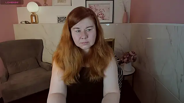 Mrs Emilia online show from December 5, 5:17 pm