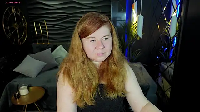 Mrs Emilia online show from December 5, 9:28 pm