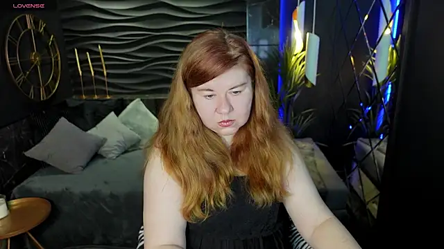 Mrs Emilia online show from December 6, 12:34 am