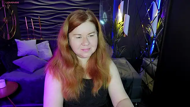 Mrs Emilia online show from December 7, 4:31 am