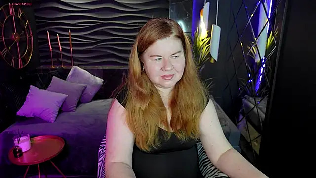 Mrs Emilia online show from December 9, 3:40 am