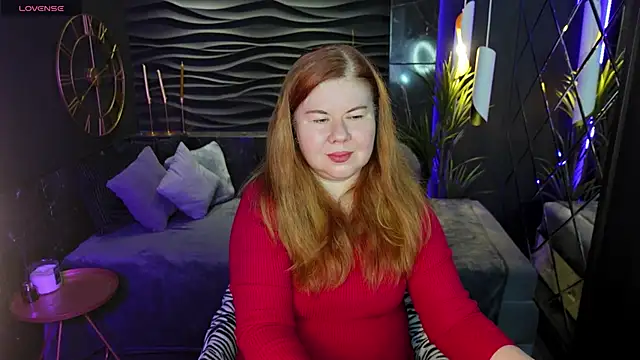 Mrs Emilia online show from December 14, 3:51 am