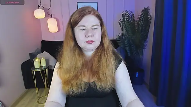 Mrs Emilia online show from December 21, 5:18 pm