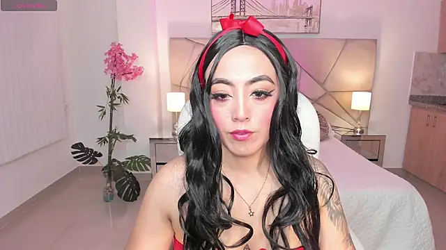 kim thompson 1 online show from December 1, 11:04 am