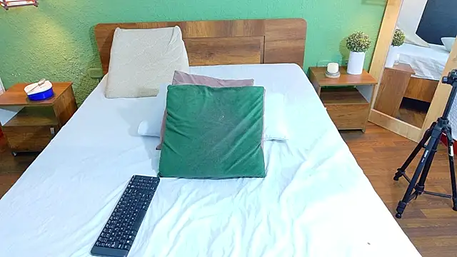 Snapshot of dannaahbrown chatting on February 13, 7:21 pm dannaahbrown online show from February 13, 7:21 pm