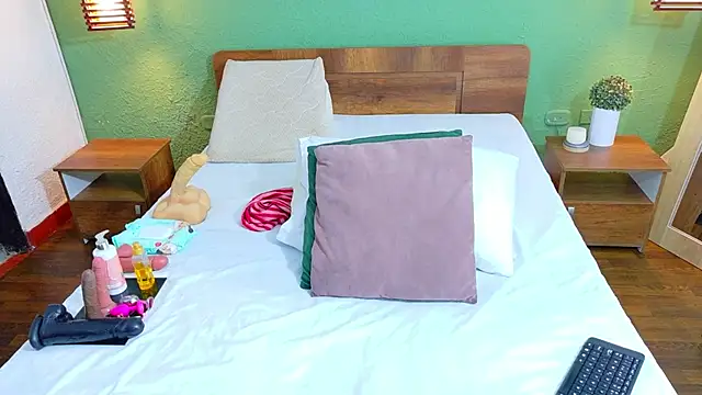 Snapshot of dannaahbrown chatting on February 26, 8:00 pm dannaahbrown online show from February 26, 8:00 pm